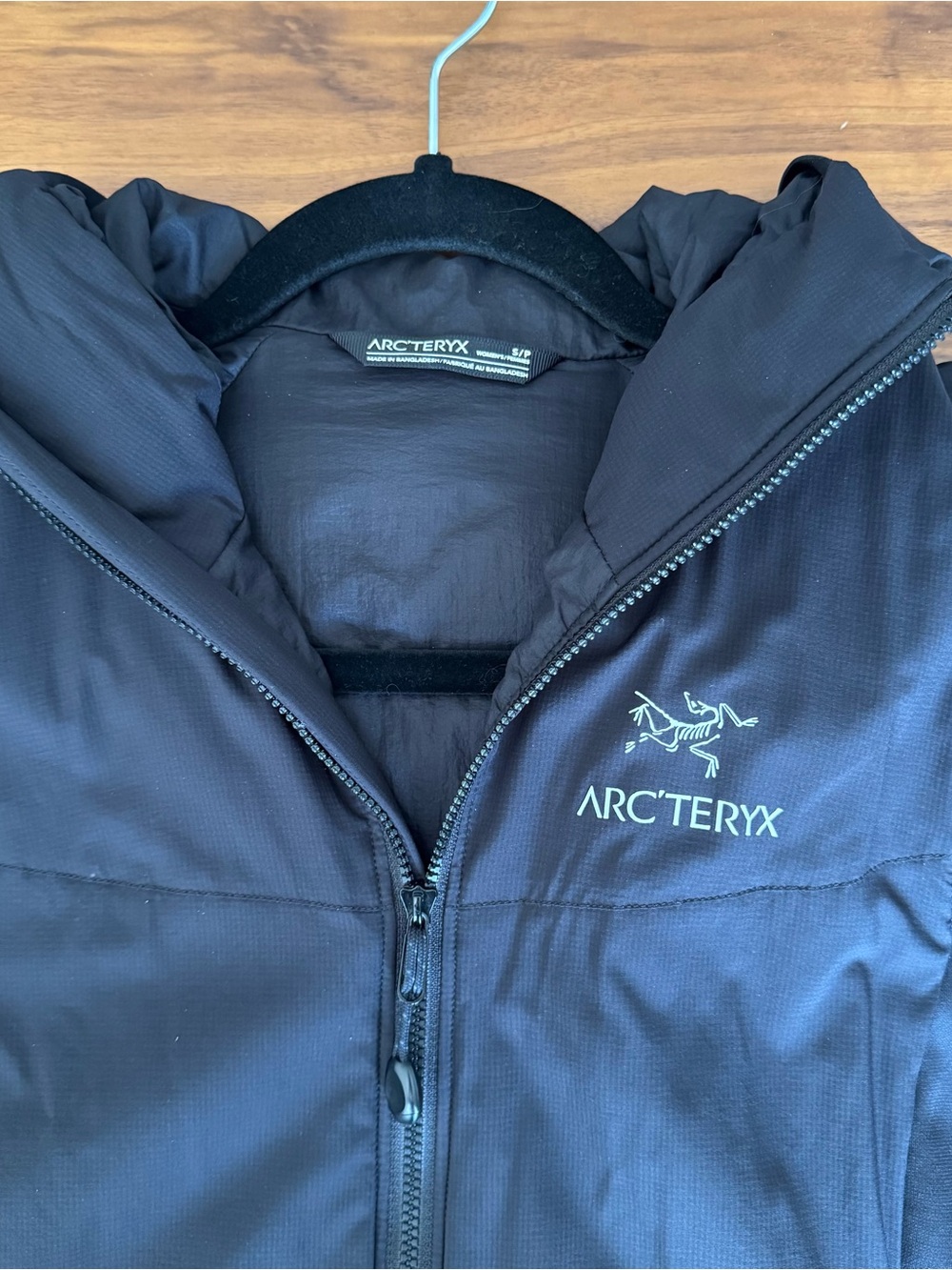 Women’s Arc'teryx Black Atom Hooded Softshell Shell Jacket - Picture 2 of 4